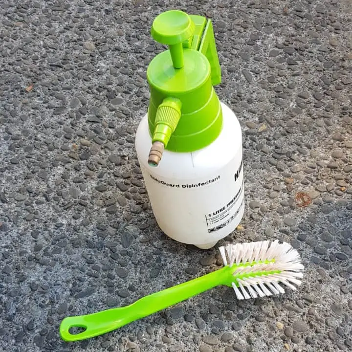 Spray bottle sq comp